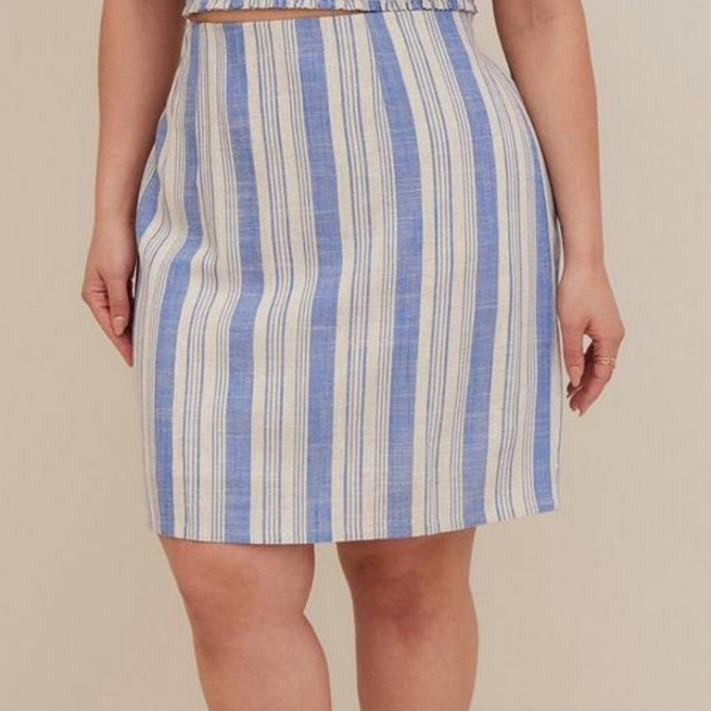 🎉2xHP🎉 NWT Torrid Mini Linen Blue Striped High Waisted Skirt 🩵 sz 4